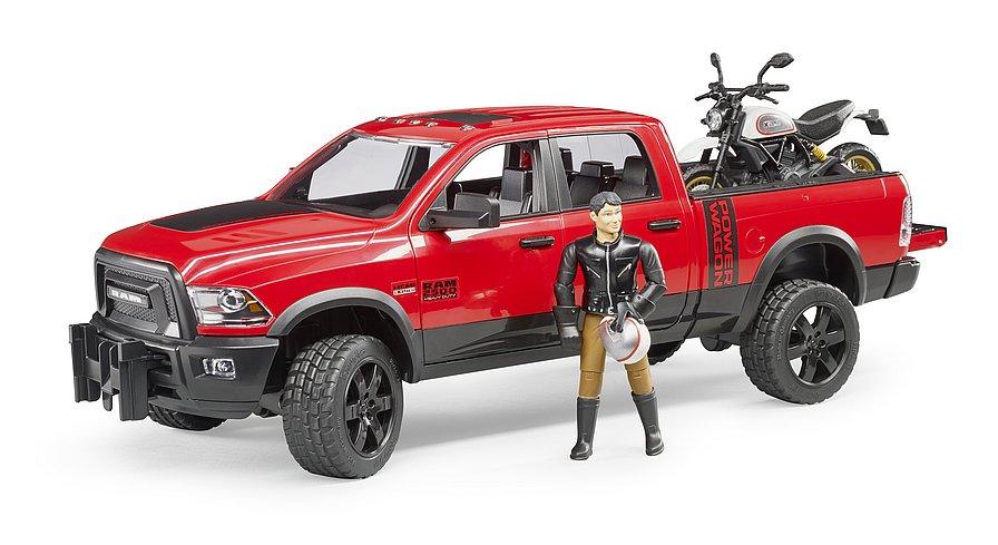 RAM 2500 Power Wagon avec Ducati Desert Sled et conducteur - La Ribouldingue